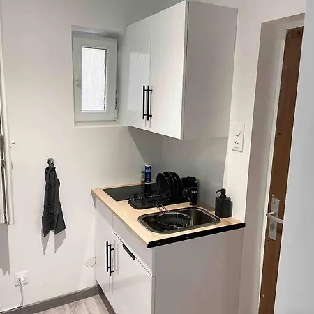 • Pti' Parisien • *