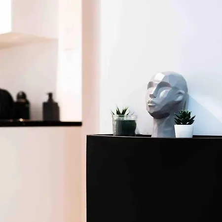 • Pti' Parisien • *